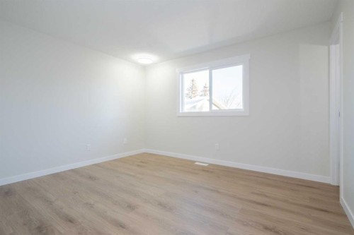 8001 Poplar Drive, Grande Prairie, AB - Indoor Photo Showing Other Room