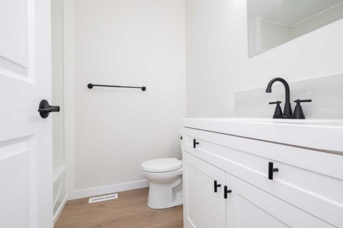 8001 Poplar Drive, Grande Prairie, AB - Indoor Photo Showing Bathroom
