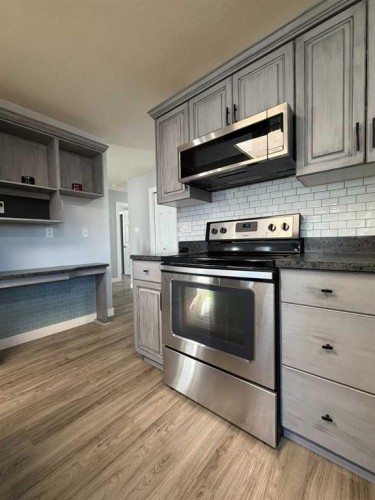 829 Cherry Street, Beaverlodge, AB - Indoor Photo Showing Kitchen