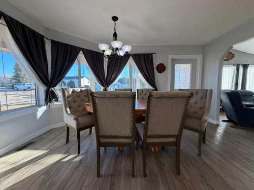 829 Cherry Street, Beaverlodge, AB - Indoor Photo Showing Dining Room