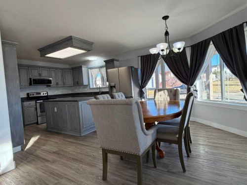 829 Cherry Street, Beaverlodge, AB - Indoor Photo Showing Dining Room