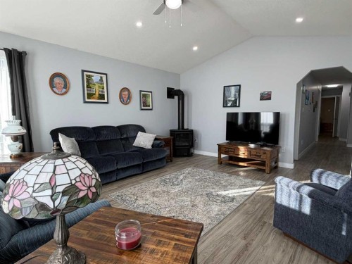 829 Cherry Street, Beaverlodge, AB - Indoor Photo Showing Living Room