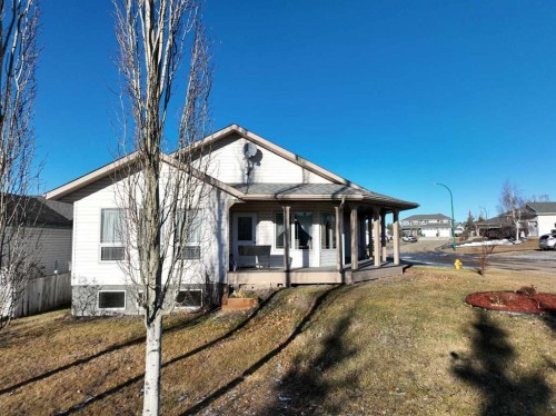 829 Cherry Street, Beaverlodge, AB - Outdoor