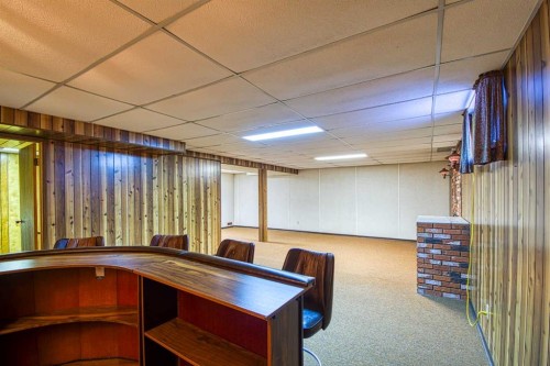 745 Cedar Street, Beaverlodge, AB - Indoor Photo Showing Other Room