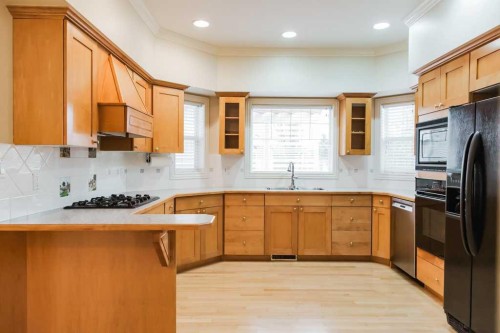 12013 Cygnet Boulevard, Grande Prairie, AB - Indoor Photo Showing Kitchen
