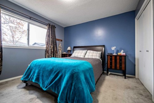 11822 96 Street, Grande Prairie, AB - Indoor Photo Showing Bedroom