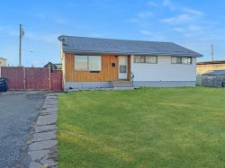 5004 35 Avenue  Valleyview, AB T0H 3N0