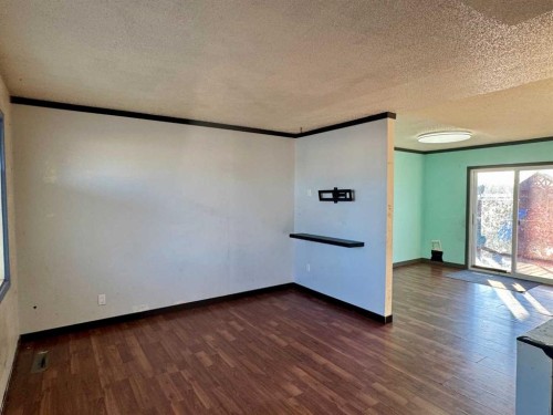 5004 35 Avenue, Valleyview, AB - Indoor Photo Showing Other Room