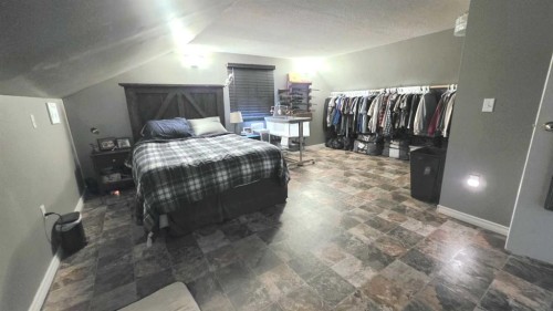 745055 Range Road 53 Unit #8, Rural Grande Prairie No. 1, County Of, AB - Indoor Photo Showing Bedroom