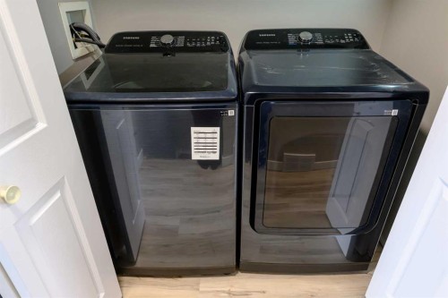 7204 105 Street, Grande Prairie, AB - Indoor Photo Showing Laundry Room