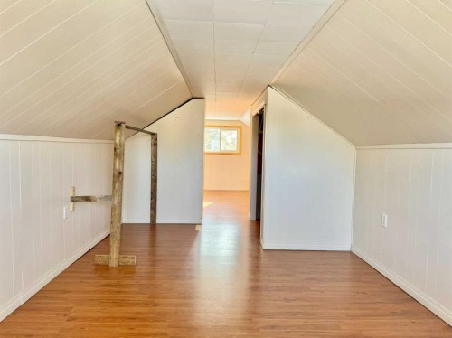 5104 Cote Ave, Donnelly, AB - Indoor Photo Showing Other Room