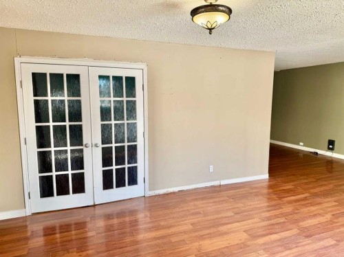 5104 Cote Ave, Donnelly, AB - Indoor Photo Showing Other Room