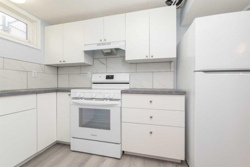 9851 80 Avenue, Grande Prairie, AB - Indoor Photo Showing Kitchen