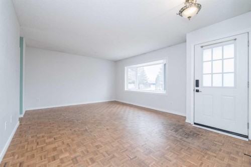 9851 80 Avenue, Grande Prairie, AB - Indoor Photo Showing Other Room