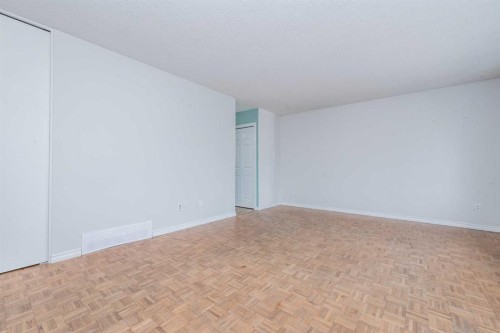 9851 80 Avenue, Grande Prairie, AB - Indoor Photo Showing Other Room