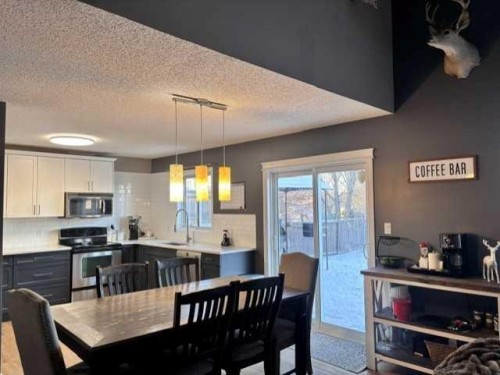 8210 104 Avenue, Peace River, AB - Indoor