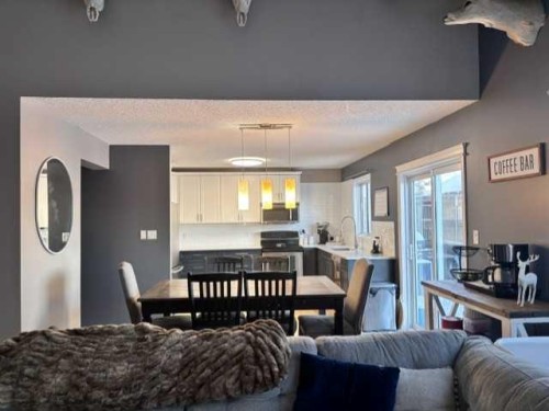 8210 104 Avenue, Peace River, AB - Indoor