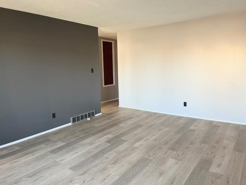 9405 108 Avenue, Grande Prairie, AB - Indoor Photo Showing Other Room