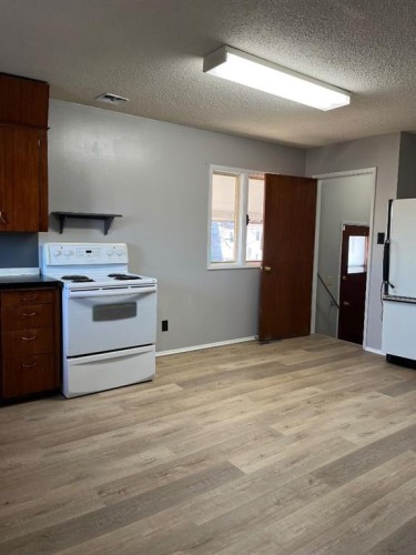 9405 108 Avenue, Grande Prairie, AB - Indoor Photo Showing Kitchen