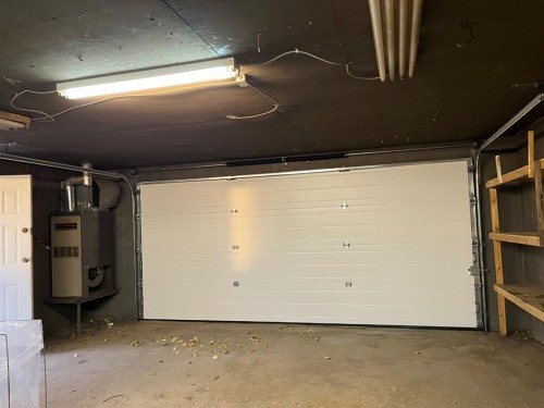 9405 108 Avenue, Grande Prairie, AB - Indoor Photo Showing Garage