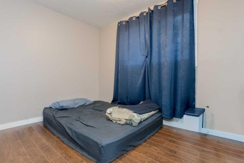 4614 52 Avenue, Valleyview, AB - Indoor Photo Showing Bedroom
