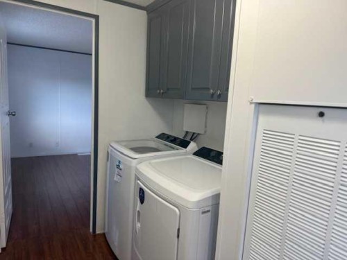 209 Mawdsley Crescent, Grande Cache, AB - Indoor Photo Showing Laundry Room
