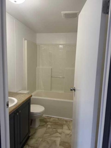 209 Mawdsley Crescent, Grande Cache, AB - Indoor Photo Showing Bathroom