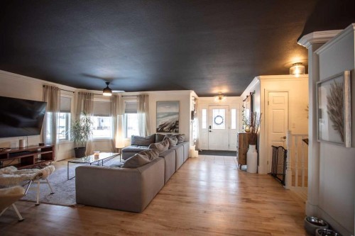 4 Black Spruce Drive, High Level, AB - Indoor Photo Showing Living Room