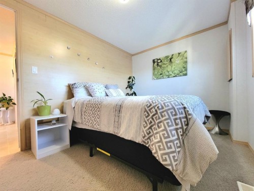 5201 51 Avenue, Valleyview, AB 