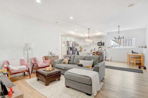 10609 114A Street, Grande Prairie, AB - Indoor Photo Showing Living Room