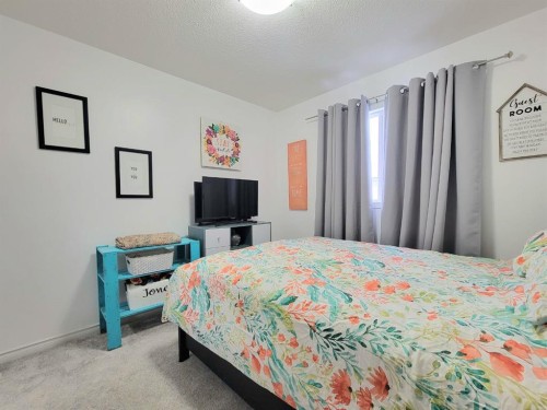 10242 85A Street, Grande Prairie, AB - Indoor Photo Showing Bedroom