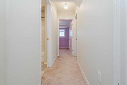 B-9700 95 Avenue, Sexsmith, AB - Indoor Photo Showing Other Room