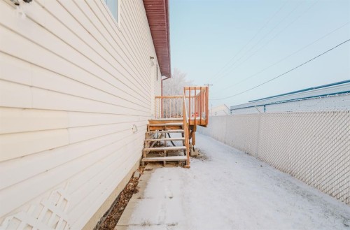 B-9700 95 Avenue, Sexsmith, AB - Outdoor