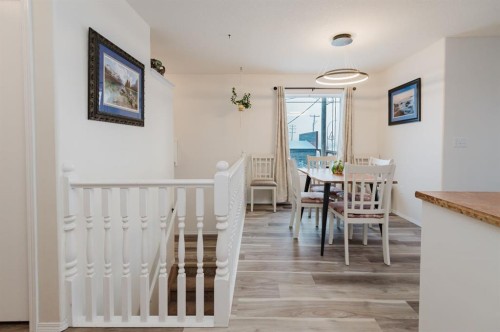 B-9700 95 Avenue, Sexsmith, AB - Indoor Photo Showing Dining Room