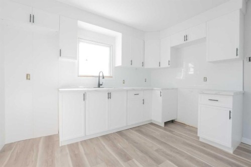 9513 105 Avenue, Grande Prairie, AB - Indoor Photo Showing Kitchen