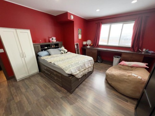 235044 821A Township, Rural Peace No. 135, M.D. Of, AB - Indoor Photo Showing Bedroom