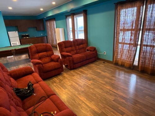 235044 821A Township, Rural Peace No. 135, M.D. Of, AB - Indoor Photo Showing Living Room