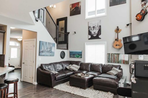 11206 81 Avenue, Grande Prairie, AB - Indoor Photo Showing Living Room