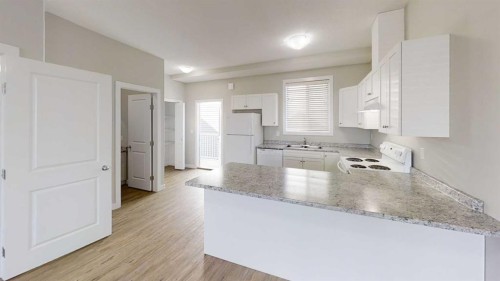9503 112 Avenue, Clairmont, AB - Indoor Photo Showing Kitchen