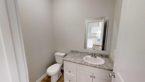 9503 112 Avenue, Clairmont, AB - Indoor Photo Showing Bathroom