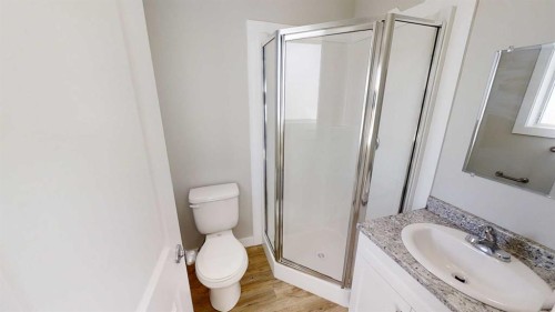 9503 112 Avenue, Clairmont, AB - Indoor Photo Showing Bathroom