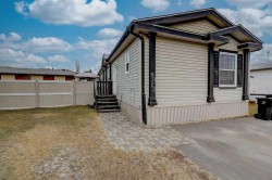 9022 90 Avenue  Grande Prairie, AB T8X 0C4