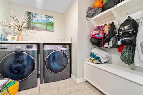 11329 Tamarack Drive, Grande Prairie, AB - Indoor Photo Showing Laundry Room