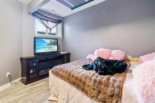 11329 Tamarack Drive, Grande Prairie, AB - Indoor Photo Showing Bedroom