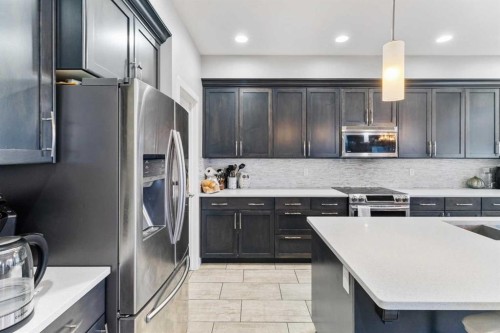 11329 Tamarack Drive, Grande Prairie, AB - Indoor Photo Showing Kitchen With Upgraded Kitchen