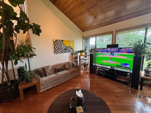 9602 71 Avenue, Peace River, AB - Indoor Photo Showing Living Room
