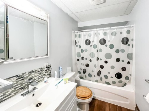 All-1 3 Avenue Se, Falher, AB - Indoor