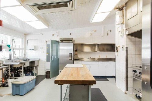 1-5230 44 Avenue, Spirit River, AB - Indoor Photo Showing Kitchen