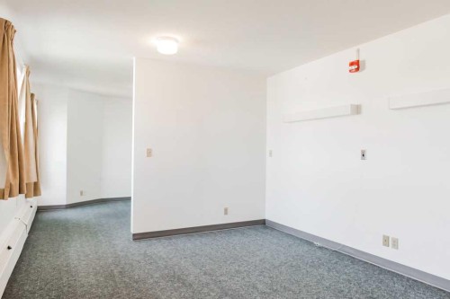 1-5230 44 Avenue, Spirit River, AB - Indoor Photo Showing Other Room