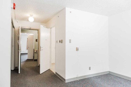 1-5230 44 Avenue, Spirit River, AB - Indoor Photo Showing Other Room